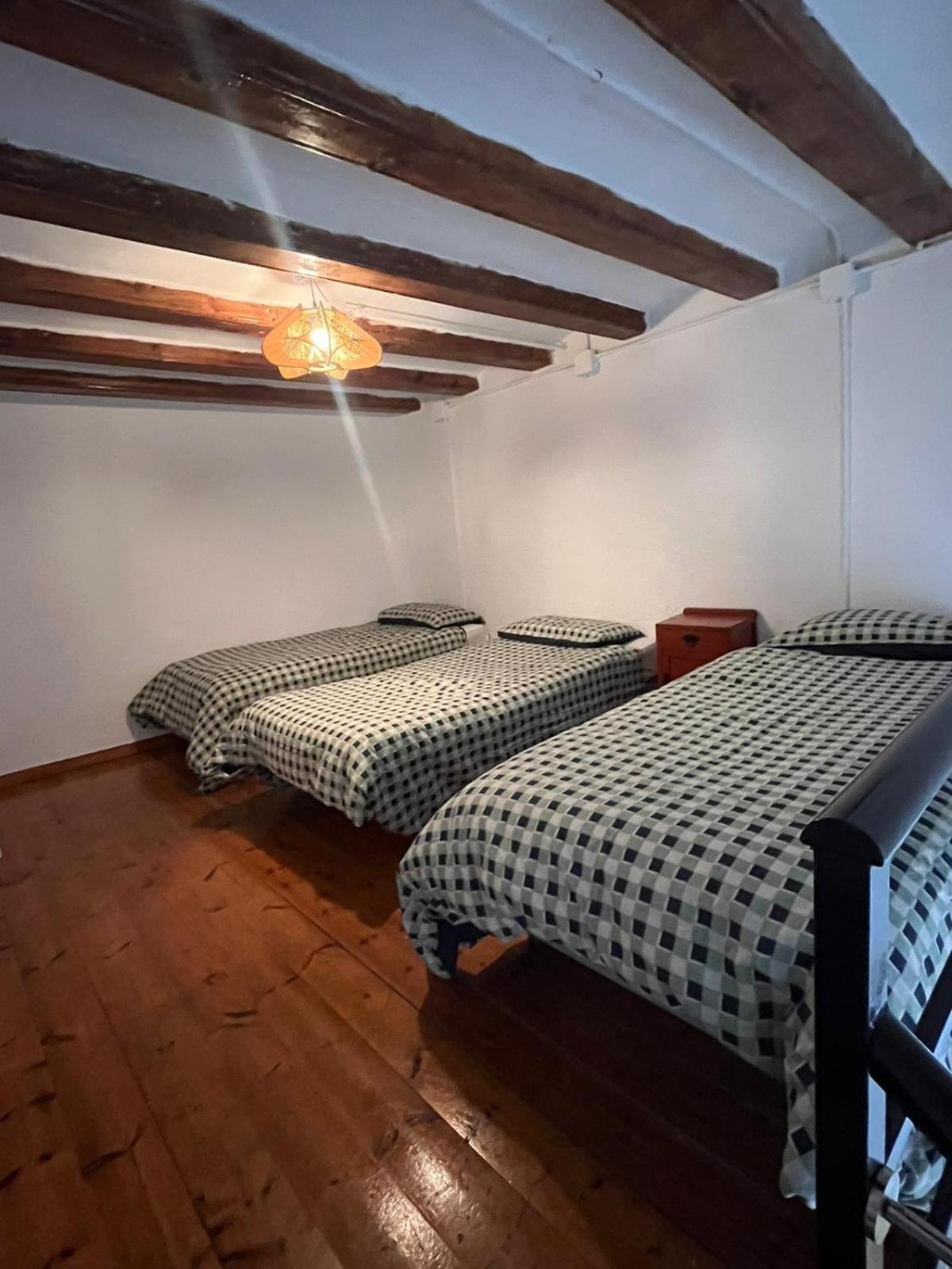Habitacion Para Grupos Hasta 8 En Plena Rambla De Cataluna Barcelone Extérieur photo