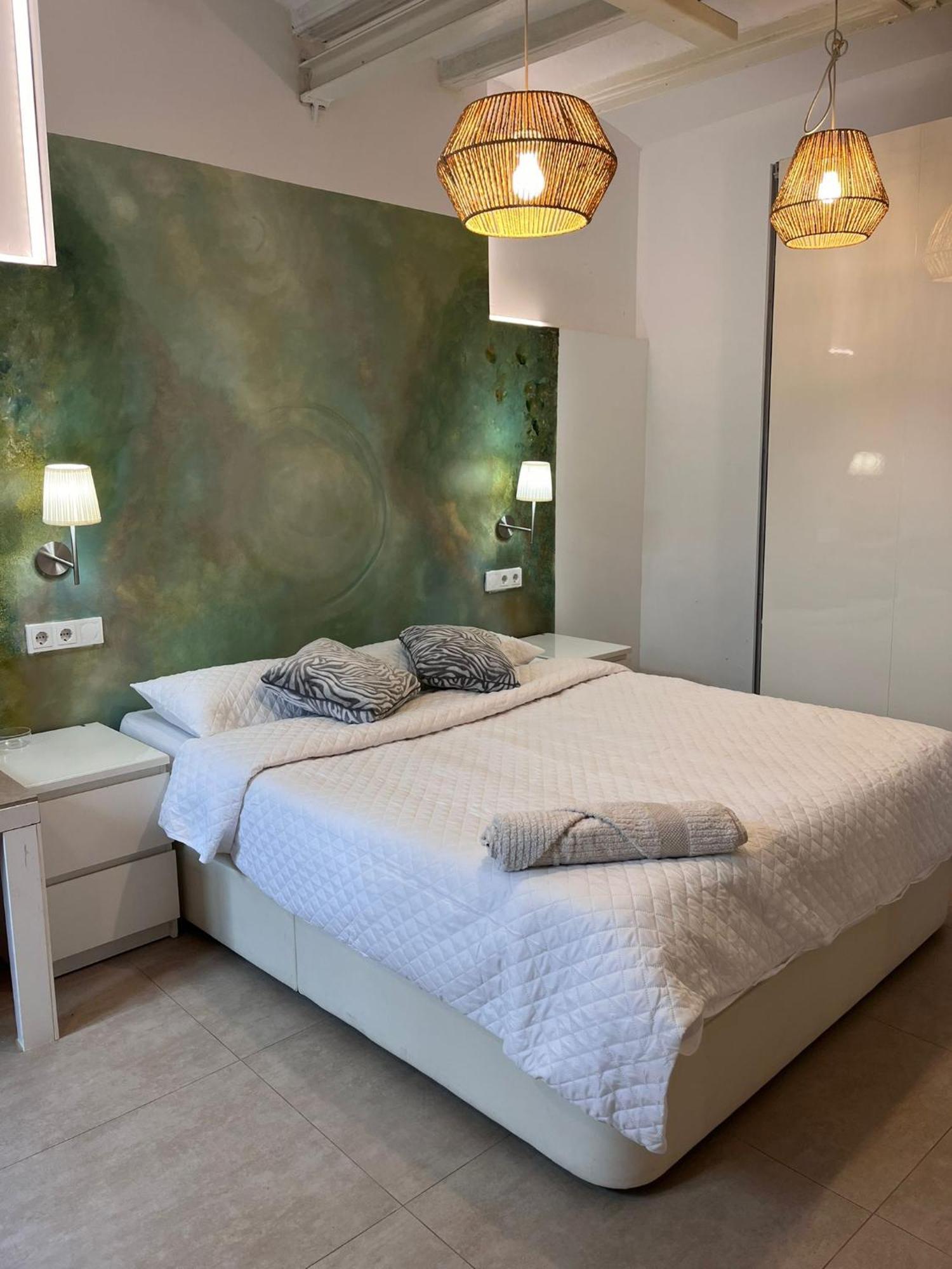 Habitacion Para Grupos Hasta 8 En Plena Rambla De Cataluna Barcelone Extérieur photo