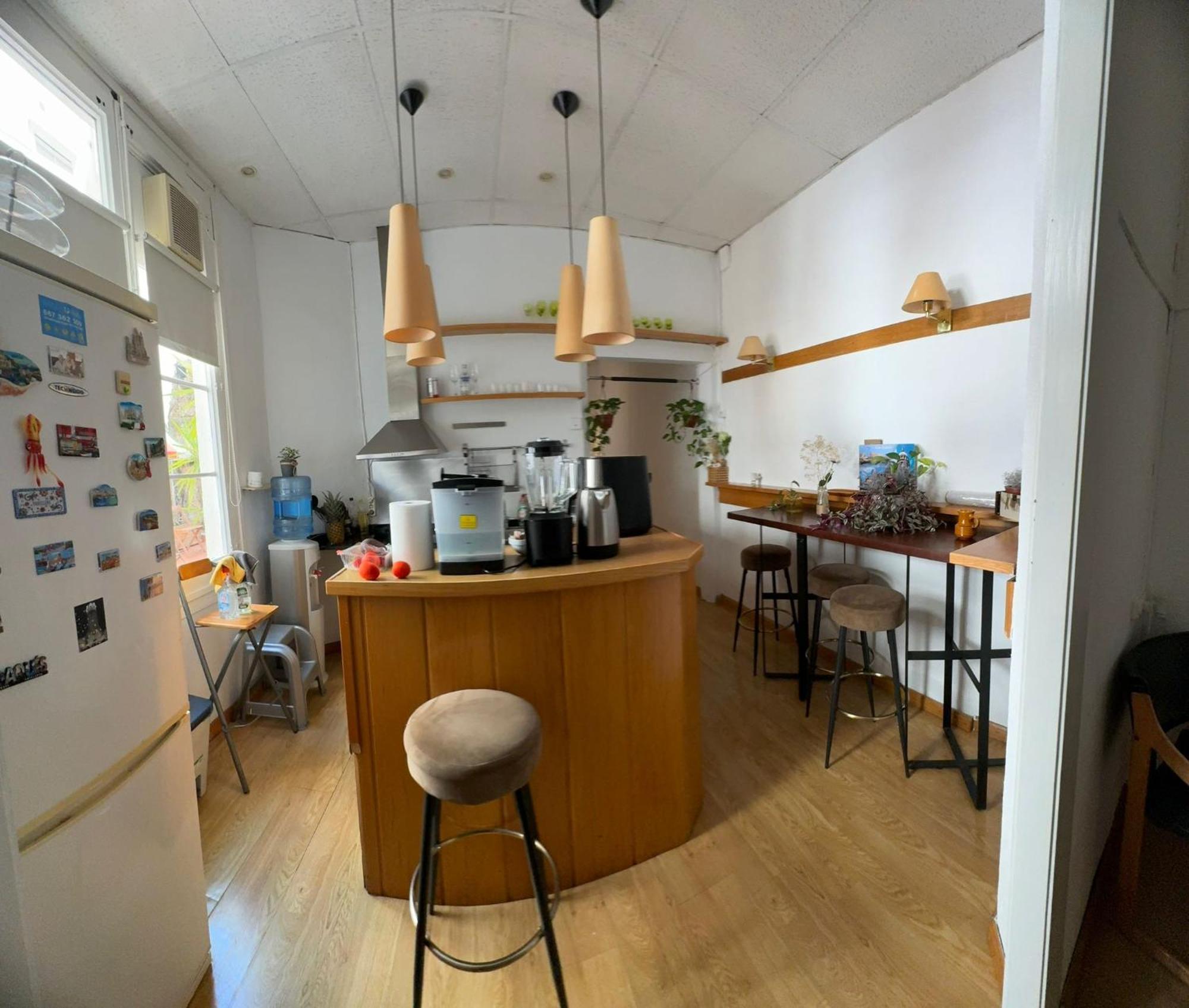 Habitacion Para Grupos Hasta 8 En Plena Rambla De Cataluna Barcelone Extérieur photo